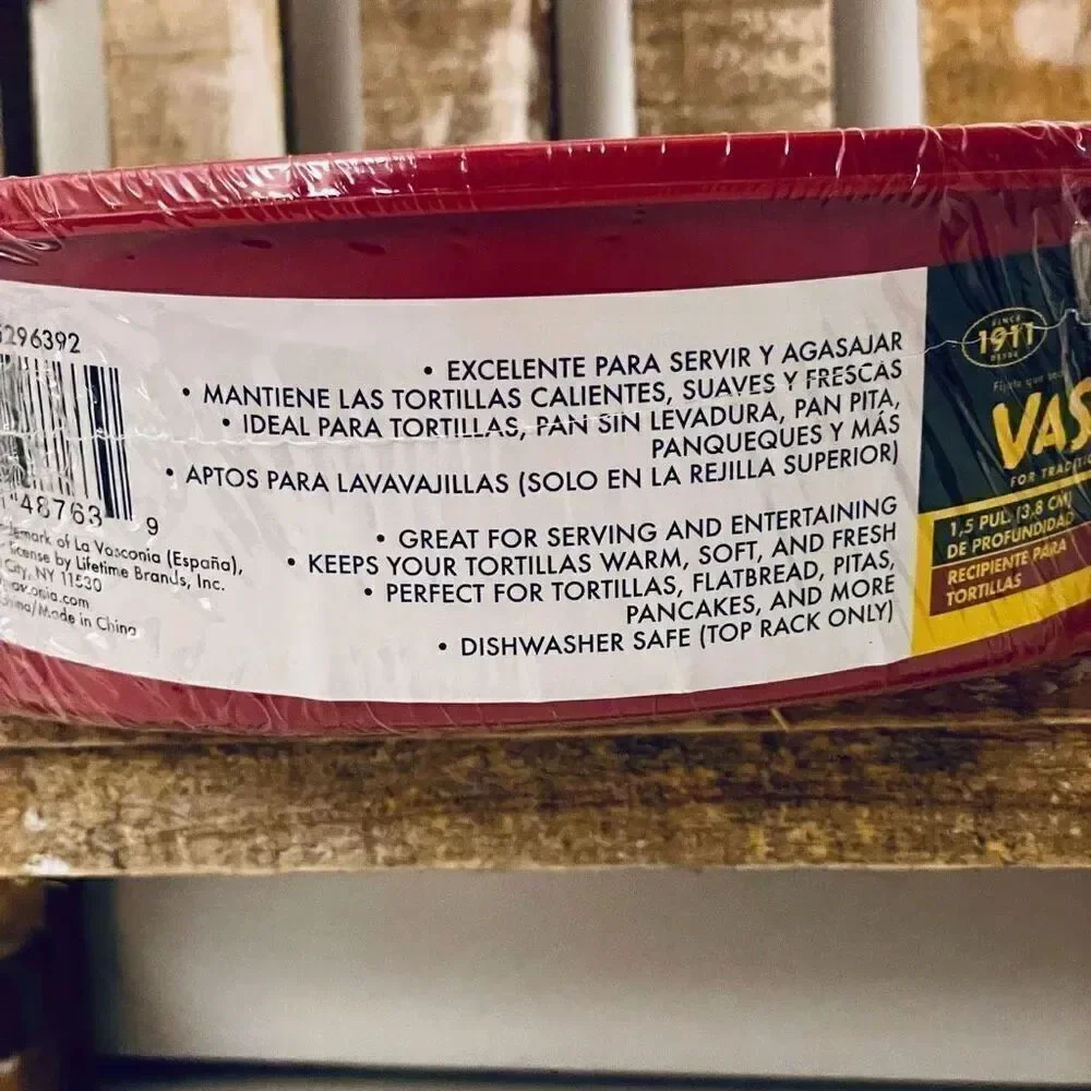 NWT Vasconia TORTILLAS Round Red Plastic Holder w/ lid for Pita bread Flatbread